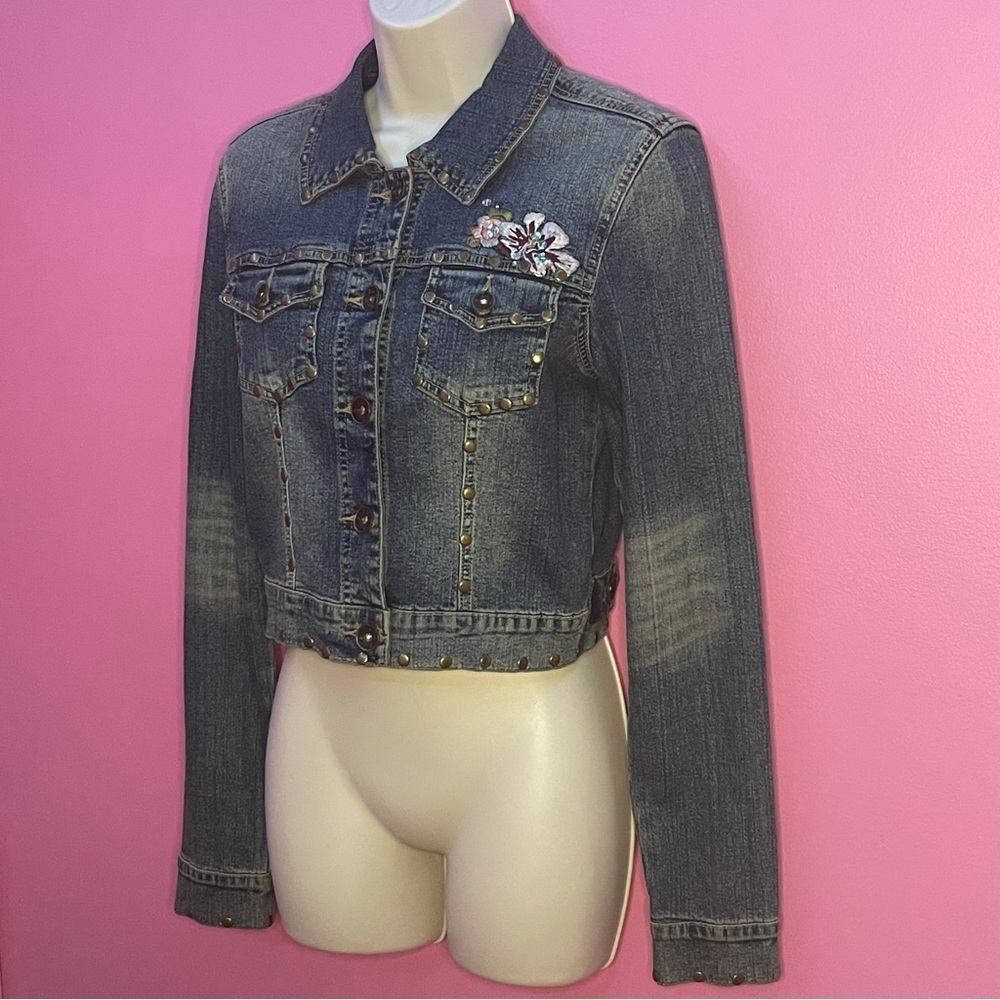 ZCO Vintage Floral Embroidered Denim Jacket - Blue - Medium